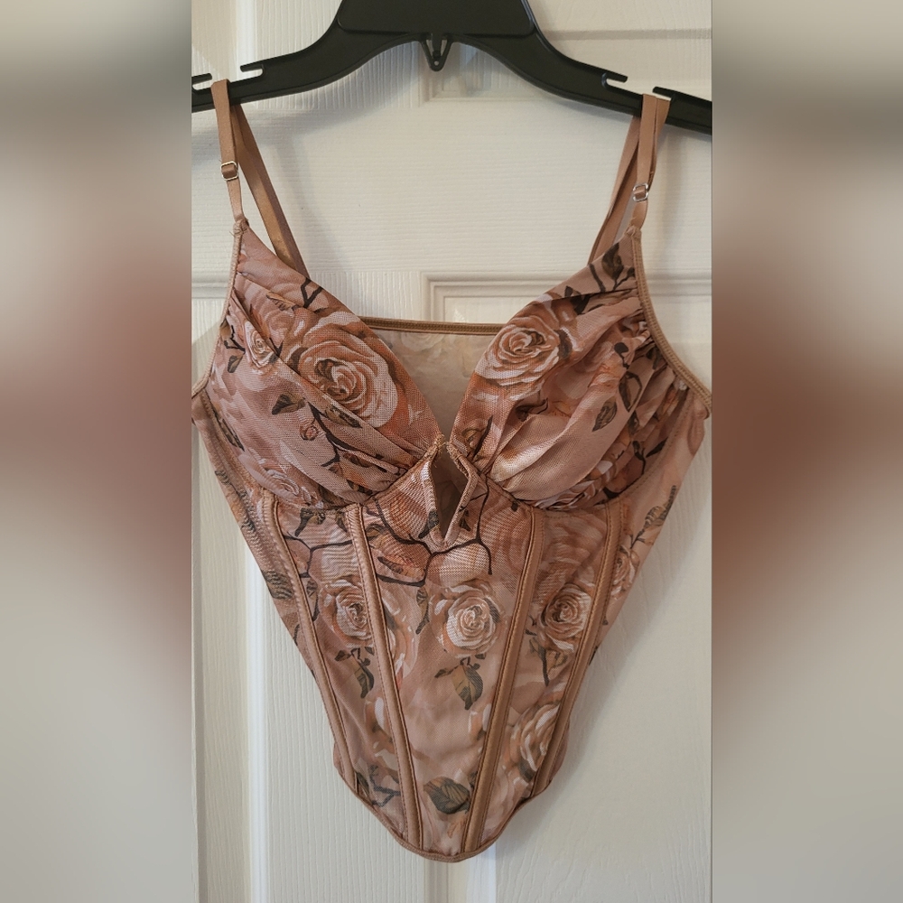 SHEIN Floral Satin Crop Top - Rose Gold